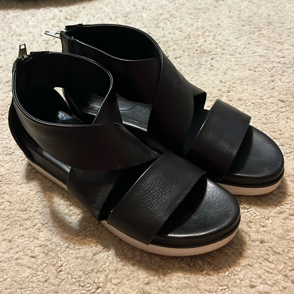 BUSSOLA Sandals